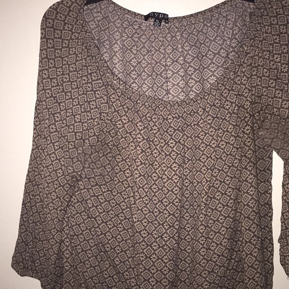 Cute 👚 blouse - Picture 2 of 4